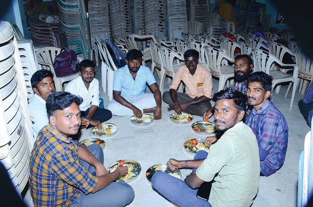 மதிய உணவு