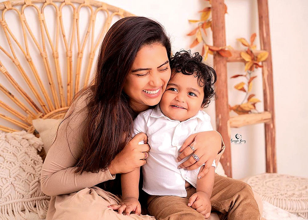 farina_azad_official: பையனுக்கும் கன்னத்துல குழிவிழுமா?!