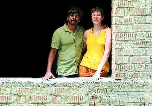 டோனி கோவிந்தராஜ் - கரோலின்