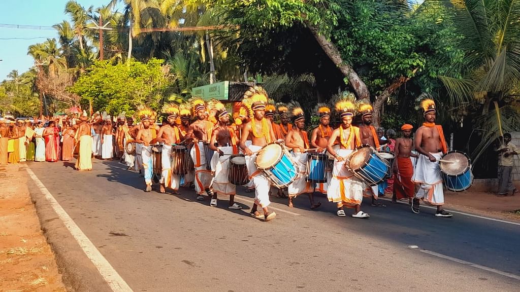 பூப்பதியில் இருந்து அம்பலபதிக்குச் சென்ற அய்யாவழி பக்தர்கள்