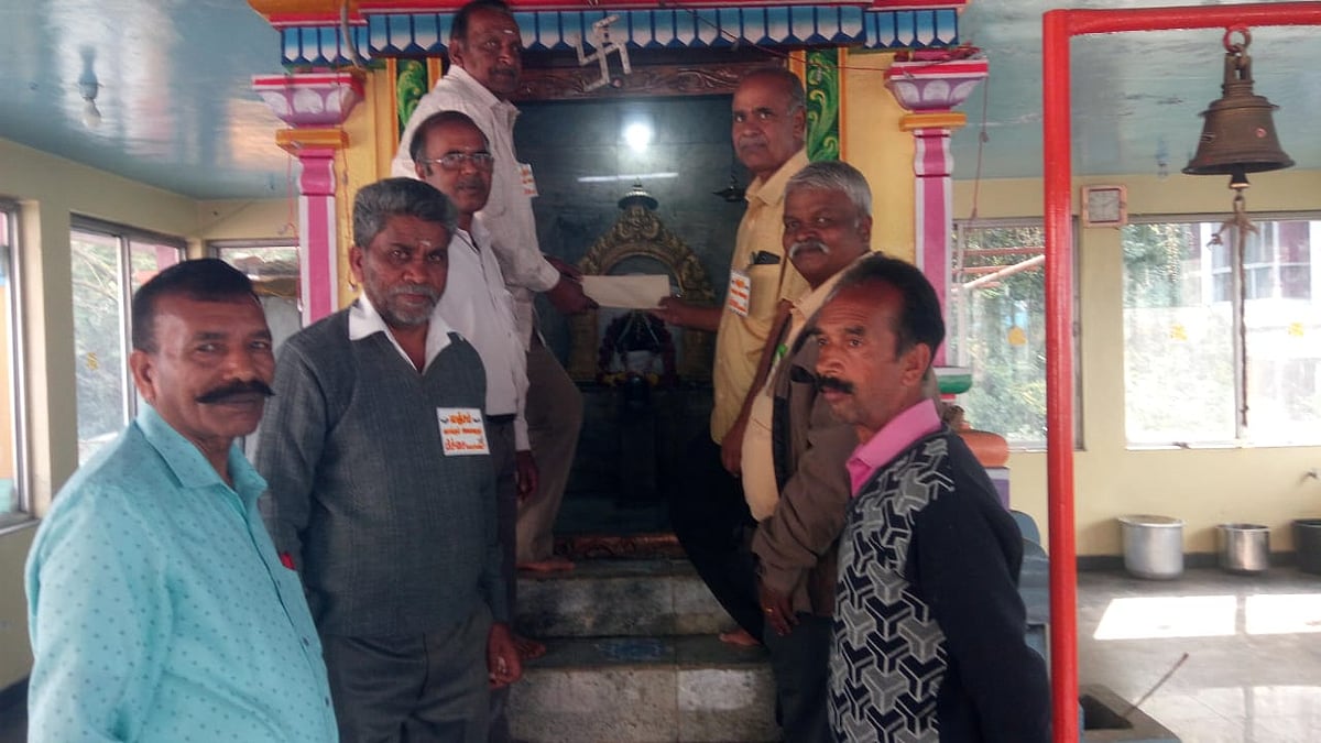 ஆவின் பால்: `நீலகிரியில் மட்டும் கூடுதல் விலை...’ - நூதன போராட்டம் நடத்திய நுகர்வோர் அமைப்பினர்!