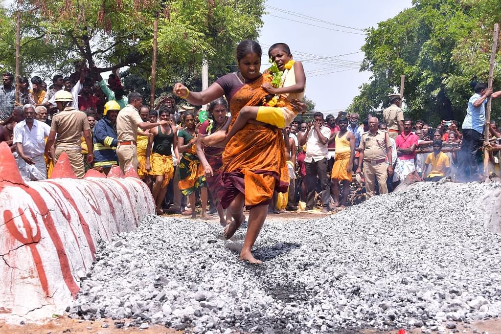 பூக்குழித் திருவிழா