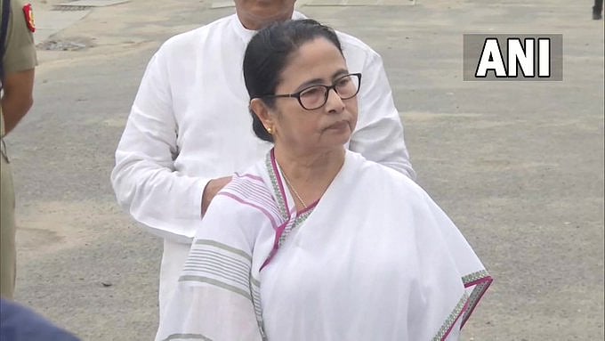 மேற்குவங்க உள்ளாட்சித் தேர்தல் முடிவுகள்... மம்தா பானர்ஜி சாதித்தது என்ன?!