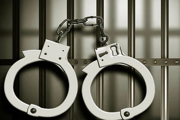 `என்னிடம் பேசவில்லை என்றால் சும்மா விடமாட்டேன்!' - பெண்ணிடம் அநாகரிகமாக நடந்துகொண்ட டிரைவர் கைது