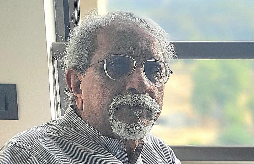 `போலி’ பிரதமர் அலுவலக அதிகாரியுடன் தன் மகனுக்கு தொடர்பு? - குஜராத் முதல்வர் அலுவலக அதிகாரி ராஜினாமா