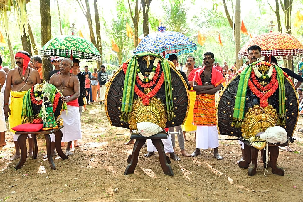 கன்னியாகுமரி : `இட்டகவேலி முடிப்புரை!' - 
அத்தை கொடுமையை விளக்கும் கமுகு எழுந்தருளல்