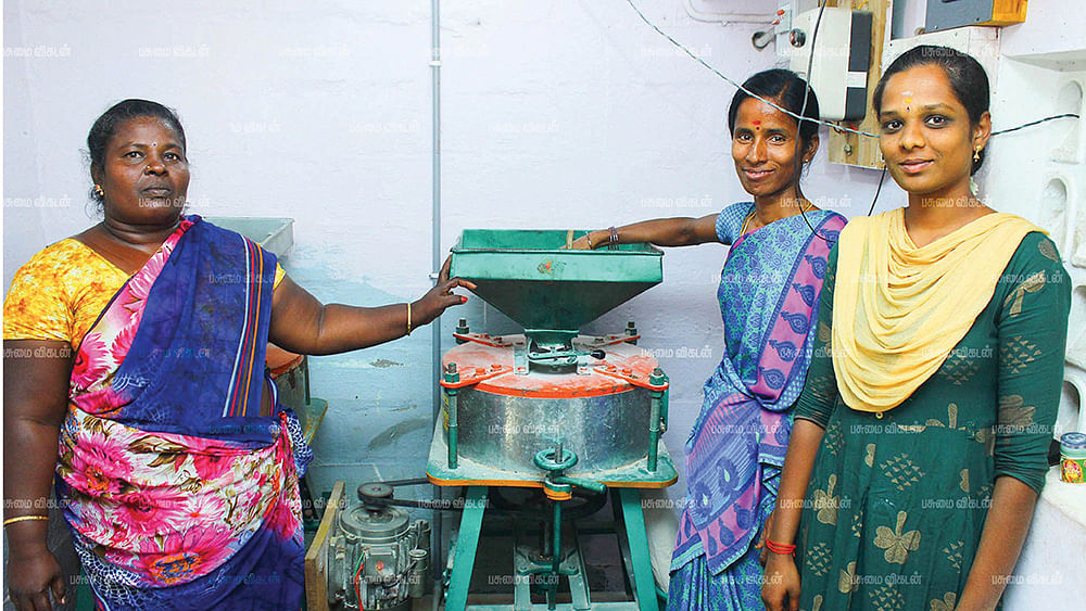 மாவரைக்கும் இயந்திரத்துடன்
