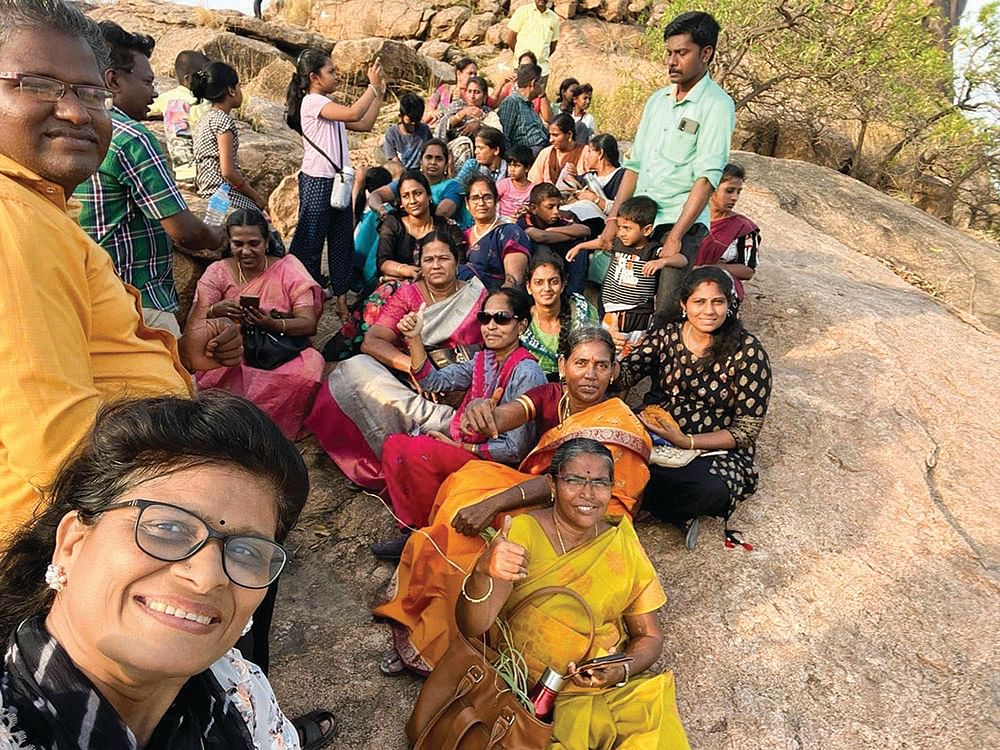 ஆசிரியர்கள்