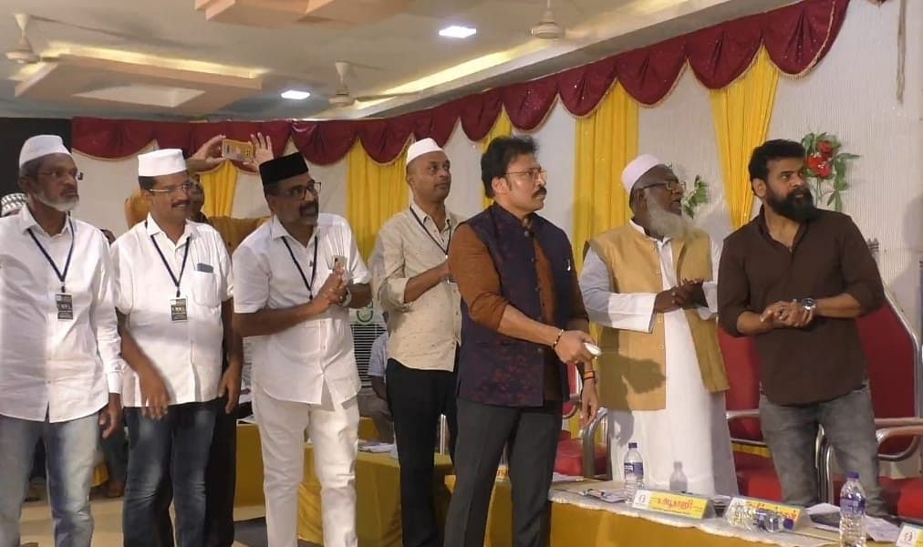 நிகழ்ச்சியில் அமீர்