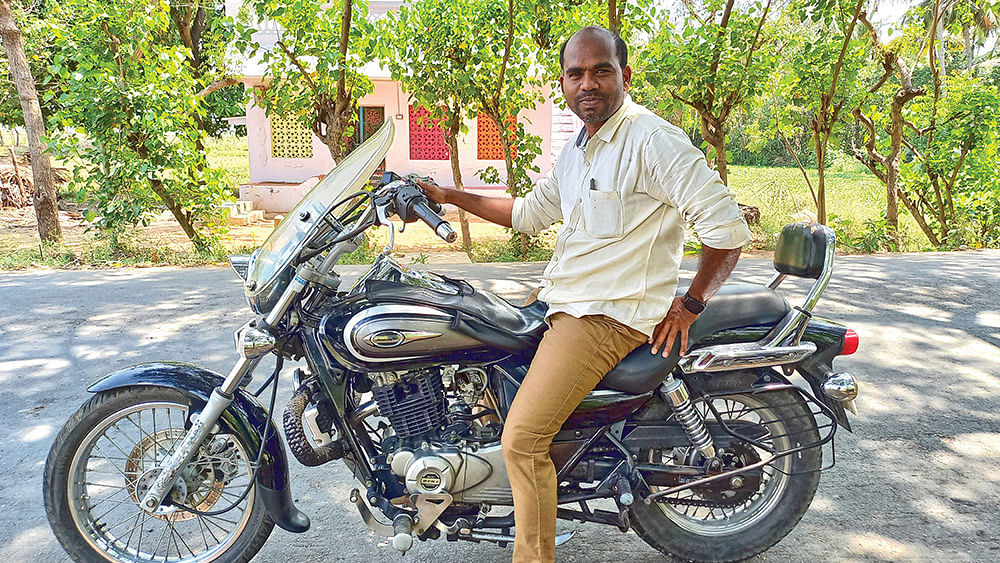 பஜாஜ் அவென்ஜர் 220