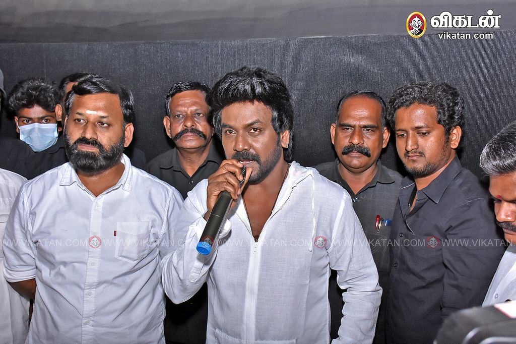 ரசிகர்களிடம் உரையாடல்