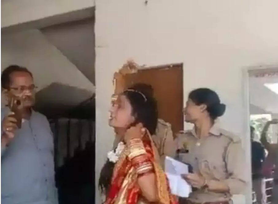 ``நான் இருவரையும் திருமணம் செய்து கொள்கிறேன்'' - காவல் நிலையத்தில் ரகளை செய்த புதுமணப்பெண்