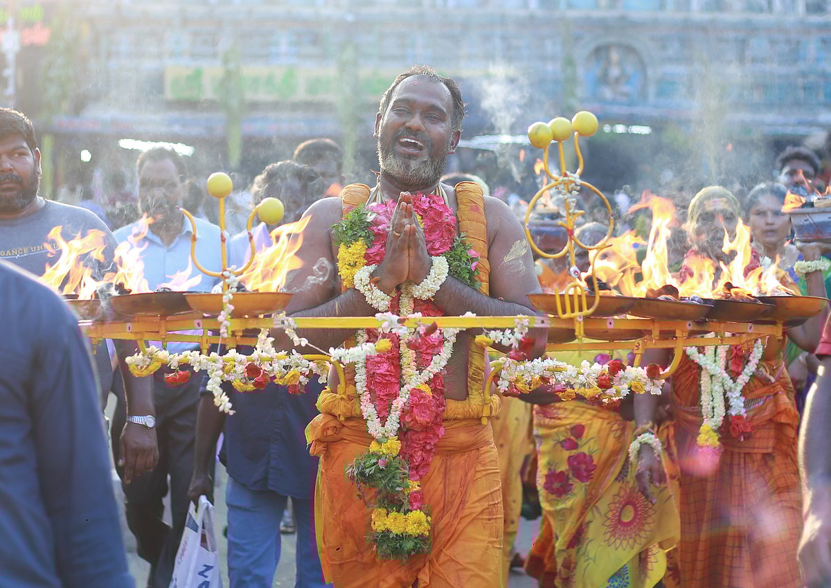பராசக்தி மாரியம்மன் கோயில் பங்குனி திருவிழா: பக்தர்களின் வேண்டுதல்கள்! |Photo Album