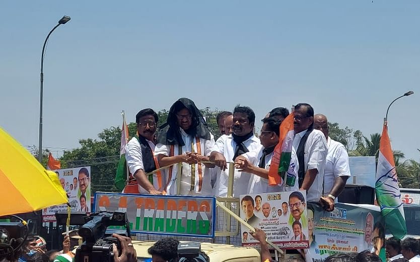 'வந்ததோ தாமதம்... பாதியிலேயே வெளியேறல்' - அலட்சிய அழகிரி; அதிர்ச்சியில் காங்கிரஸார்