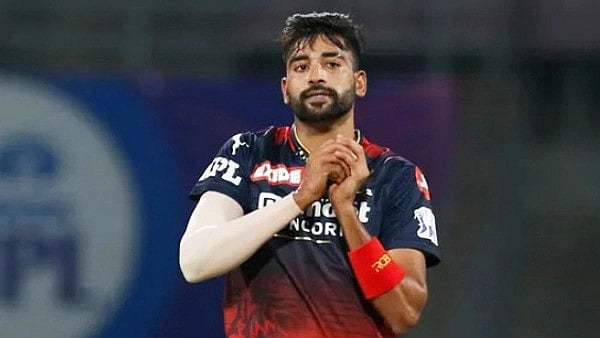 அணியின் உட்தகவல்களைப் பகிர்ந்தால் பணம் தருவதாக மிரட்டிய நபர் - புகார் அளித்த   முகமது சிராஜ்!