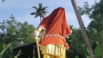 உடைக்கப்பட்ட சிவாஜி சிலை