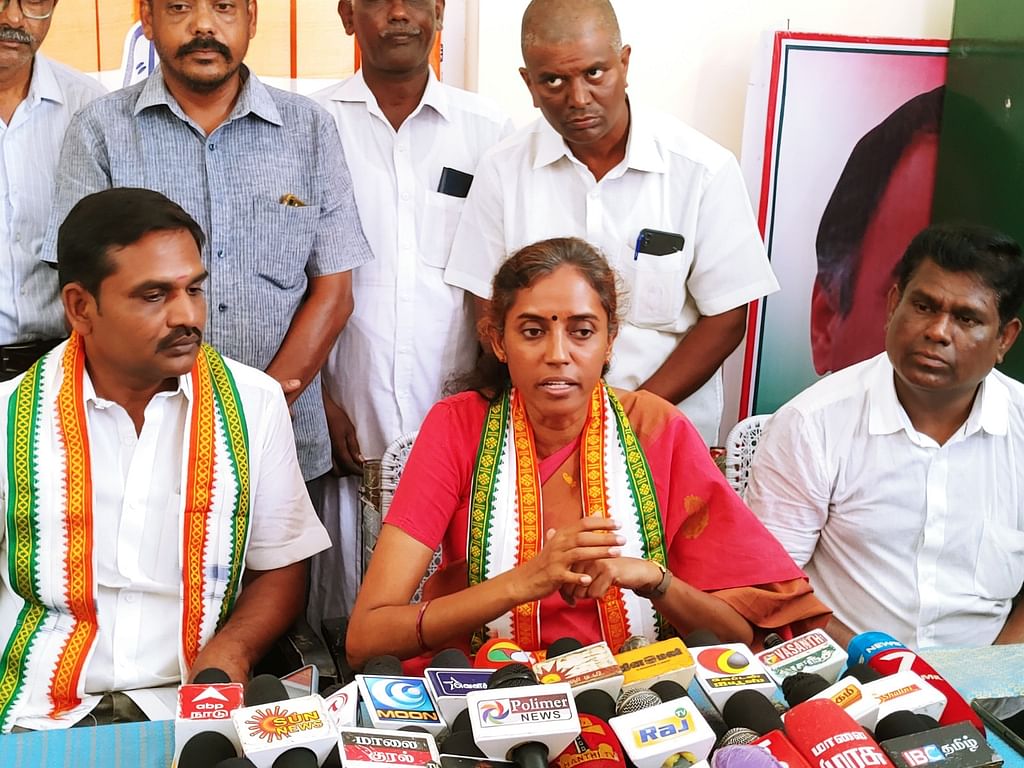 பேட்டியளிக்கும் ஜோதிமணி