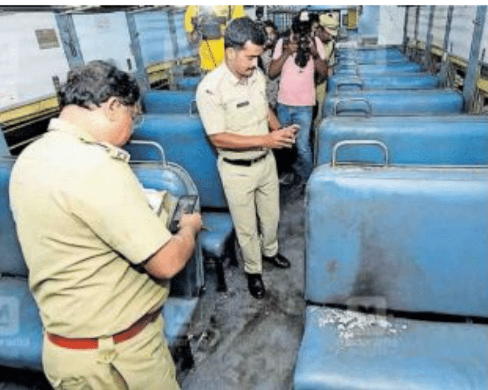 தீ வைக்கப்பட்ட கோச்சில் விசாரணை