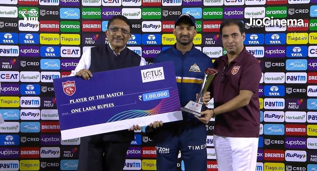 Mohit Sharma: `ஒருபோதும் வீழ்ந்ததாய் எண்ணாதே!' - சிதையாத தோனியின் நம்பிக்கை; ஒரு கம்பேக் கதை!