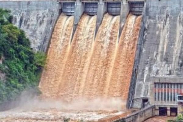 நிரம்பி வழியும் பில்லூர் அணை