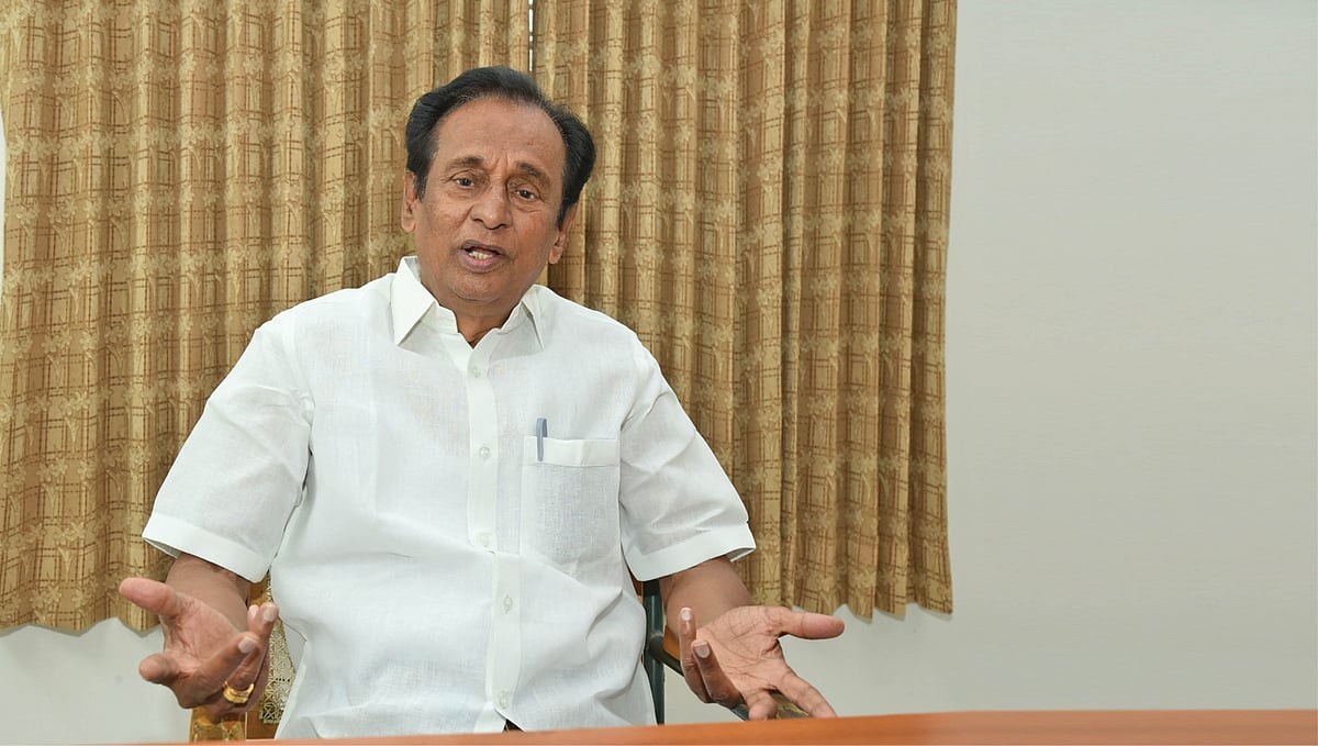 'மகனுக்காக தவெகவில் இணையும் செம்மலை?' - பின்னணி என்ன?
