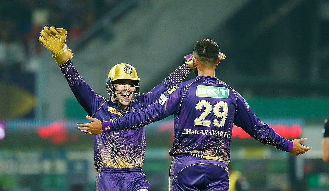 RCBvsKKR: ஆர்சிபியை காலி செய்த அந்த 7.4 ஓவர்கள்; ஸ்பின் ட்வின்ஸின் ரகளையால் வென்ற கொல்கத்தா!