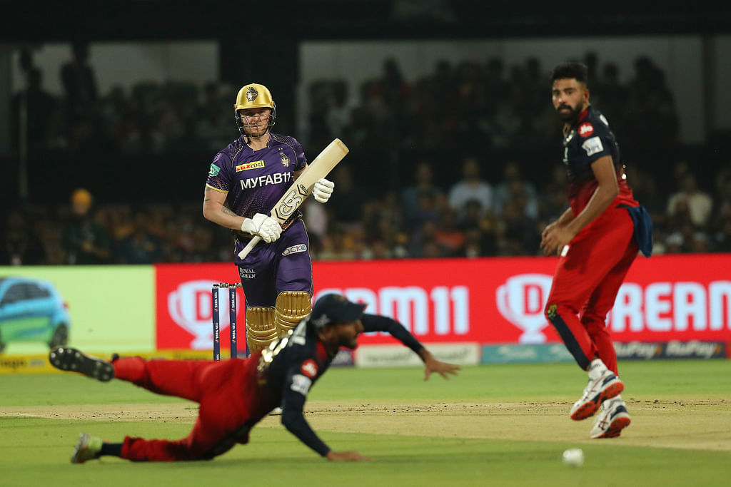 RCBvKKR: `KGF -ல் ராக்கி பாய் மட்டும் போதுமா?' - அதே ஆர்சிபி அதே பிரச்சனைகள்; என்ன நடந்தது?