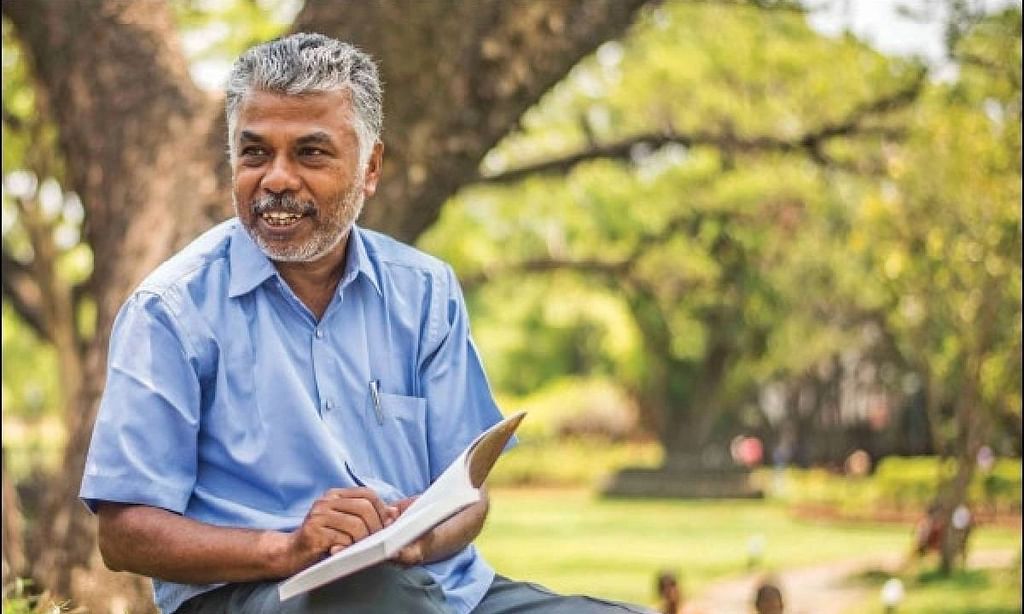 எழுத்தாளர் பெருமாள் முருகன்