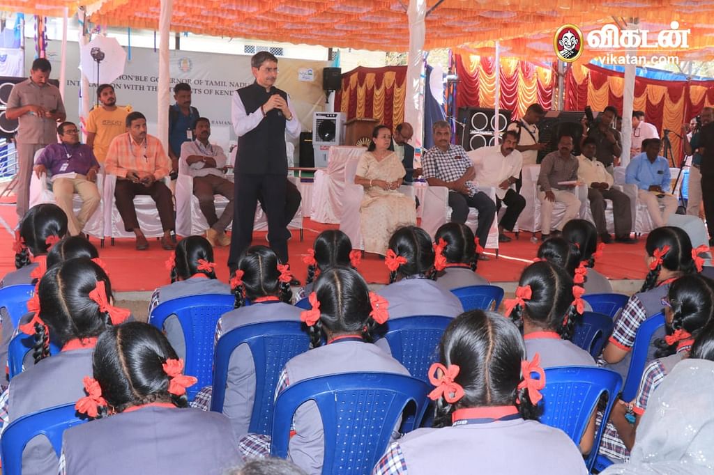 மாணவர்களுடன் கலந்துரையாடிய ஆளுநர்