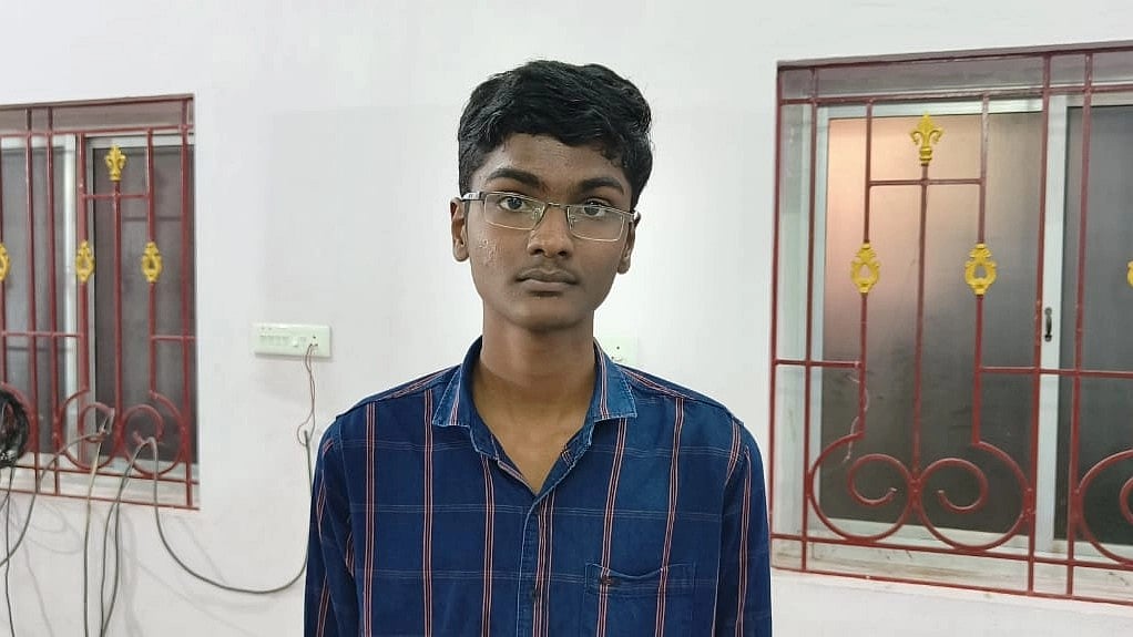 மாணவர் விவேகபாரதி