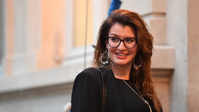 பிரான்ஸ்: `Playboy' இதழின் அட்டைப்படத்தில் பெண் அமைச்சர்: சர்ச்சைக்குப் பிறகு விளக்கம்!