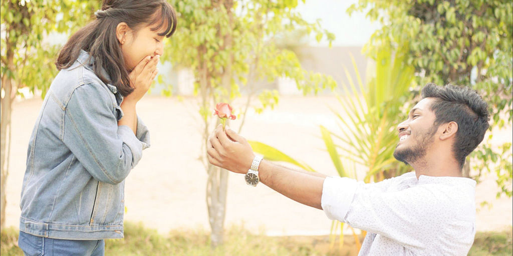 பிள்ளைகளின் டீன் ஏஜ் காதல்... பெற்றோர் எப்படி அணுகவேண்டும்?