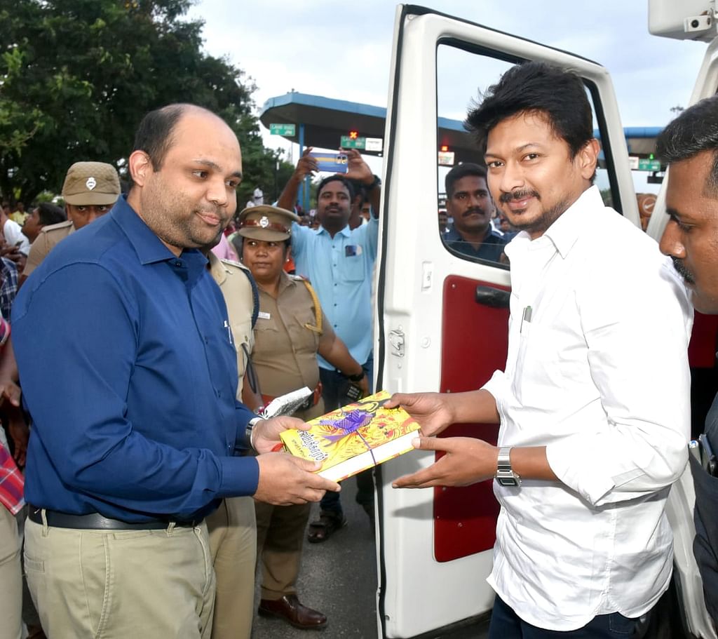 ஆட்சியர் வரவேற்பு