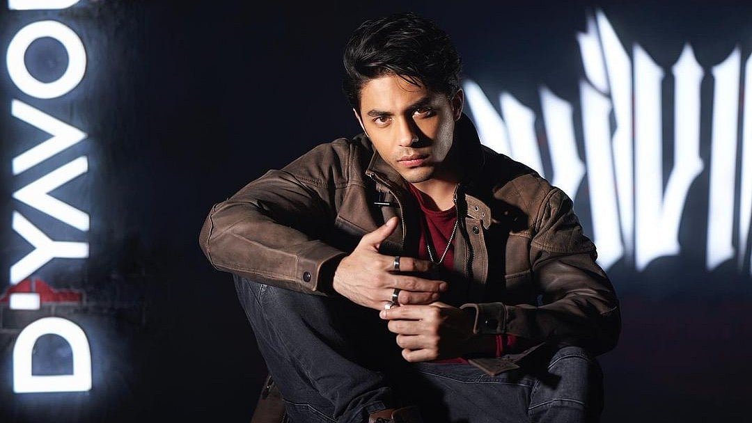 `தந்தைக்கு ஆசானான மகன்!' - இயக்குநராக அறிமுகமாகி விளம்பர படத்தில் ஷாருக் கானை இயக்கிய ஆர்யன் கான்!