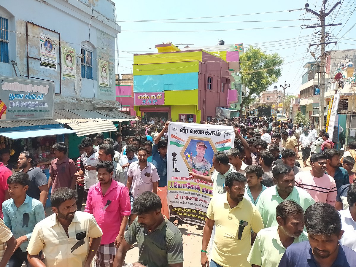 ராணுவ வீரர் மரணம்: `லீவு போட்டு வரேன்னு சொல்லிட்டு, இப்படி வந்துருக்கான்’ - கிராமத்தினர் கண்ணீர்