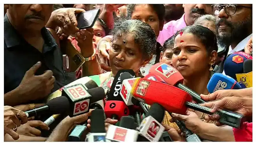 மதுவின் தாய் மல்லி