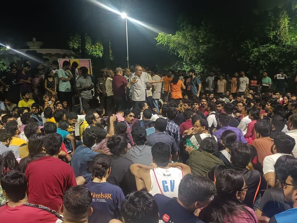 `ஐஐடி கொடுமைகளை விவரித்த மாணவர்' -  தமிழக அரசைக் கண்டிக்கும் கல்வியாளர்கள்