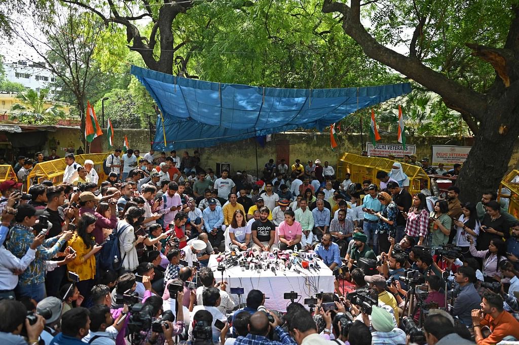 மல்யுத்த கூட்டமைப்பின் தலைவரை கைது செய்யும் வரை போராட்டம் தொடரும்: வீராங்கனைகள் அறிவிப்பு