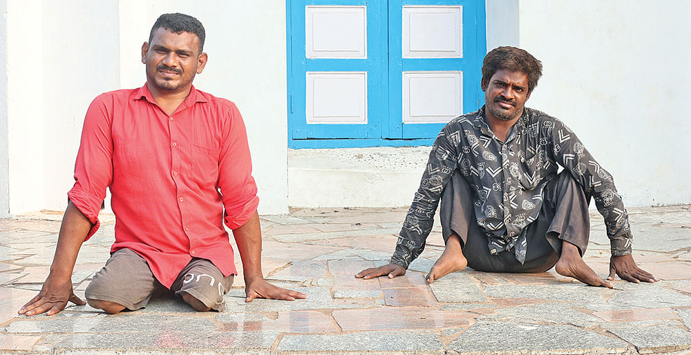 மாற்றுத்திறனாளிகள்