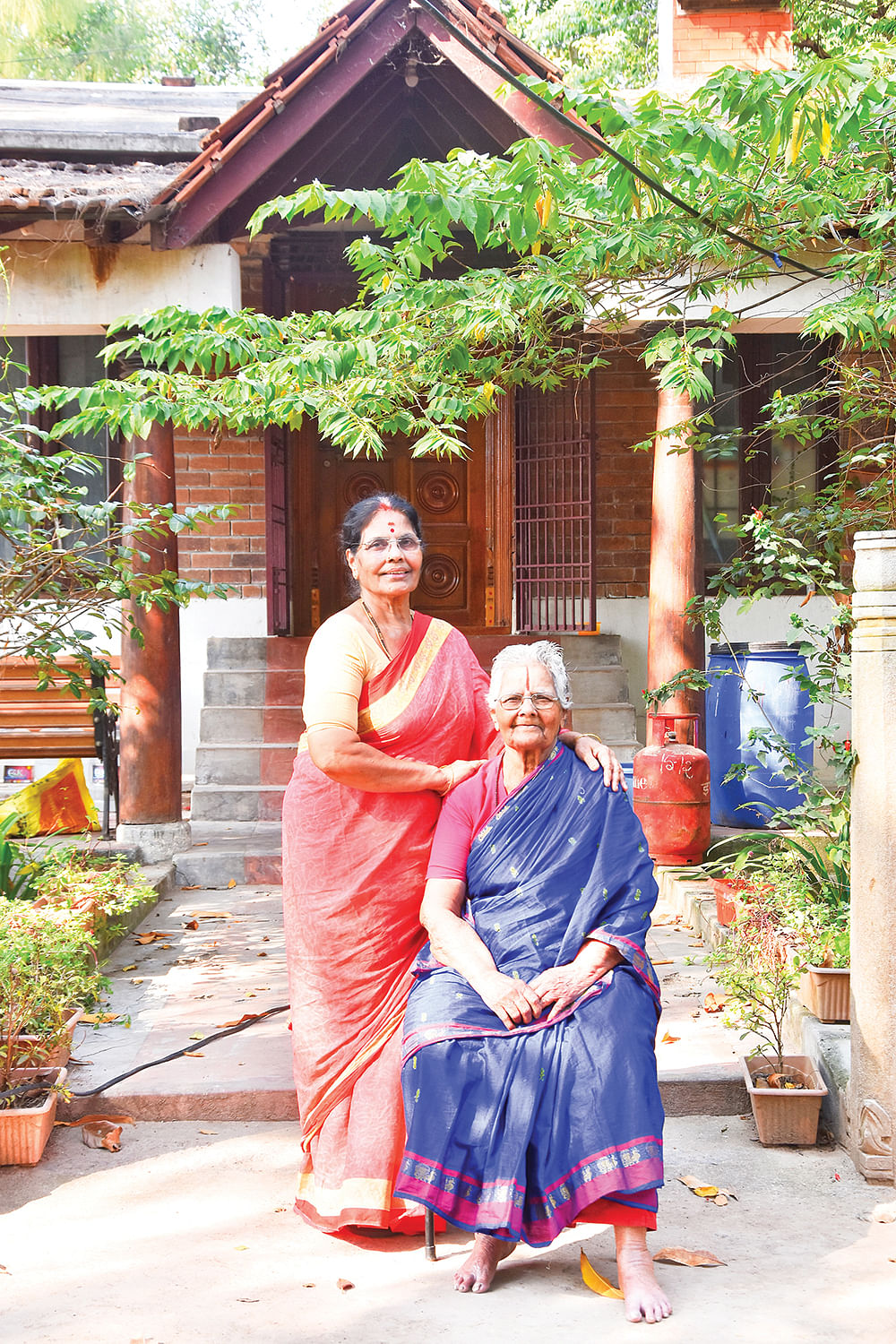 லக்ஷ்மிகாந்தம் மற்றும் அவருடைய மகள் கஸ்தூரி