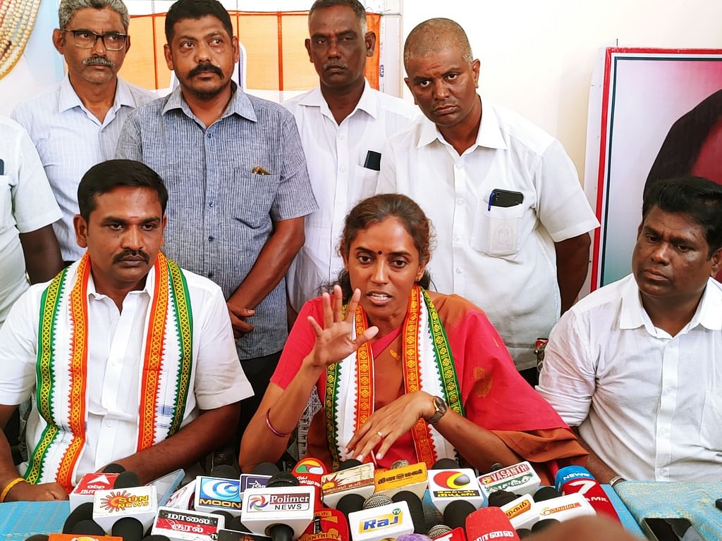 பேட்டியளிக்கும் ஜோதிமணி