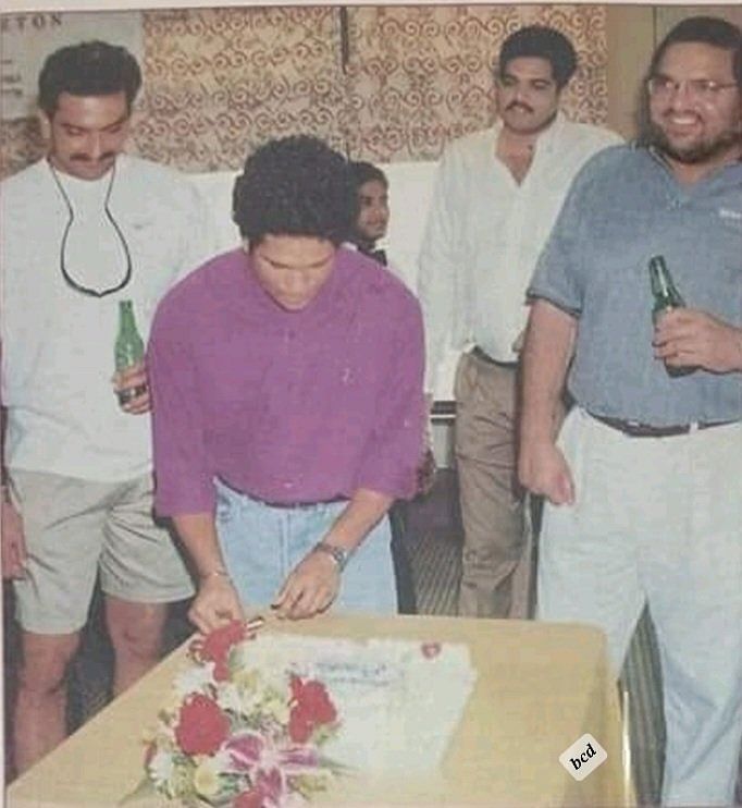 Sachin 50:
சச்சின் என்கிற `பிராண்ட்' எப்படி உருவாக்கப்பட்டது தெரியுமா?
