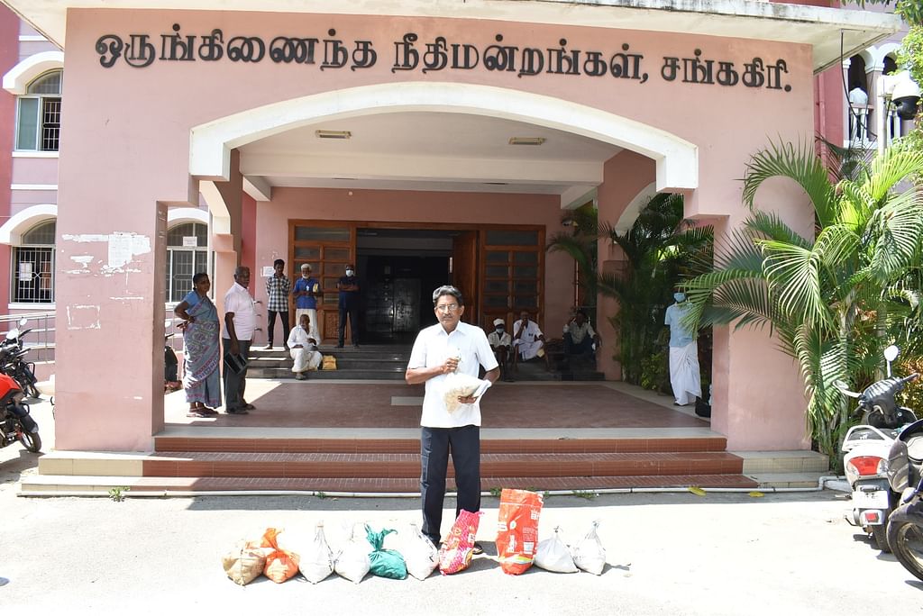 சேலம்: மனைவிக்கு ரூ. 2.18 லட்சம் ஜீவனாம்சத் தொகையை 10 ரூபாய் நாணயங்களாக வழங்கிய கணவர்!