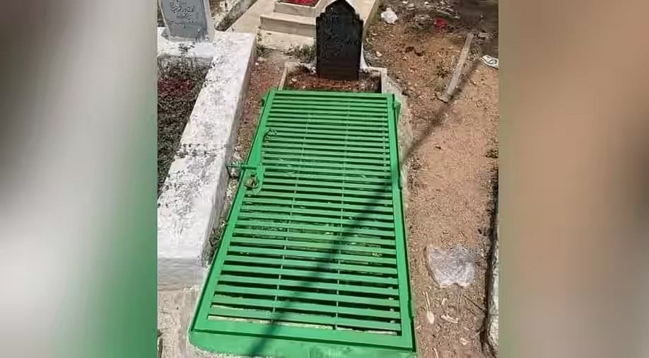 சடலங்களுடன் பாலியல் உறவு; கல்லறைகளுக்குப் பூட்டுப்போடும் மக்கள்? - என்ன நடக்கிறது பாகிஸ்தானில்?