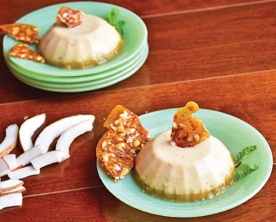 கோகனட் கீர் - கேரமல் பன்னகோட்டா வித் கேஷ்யூ பிரலைன்