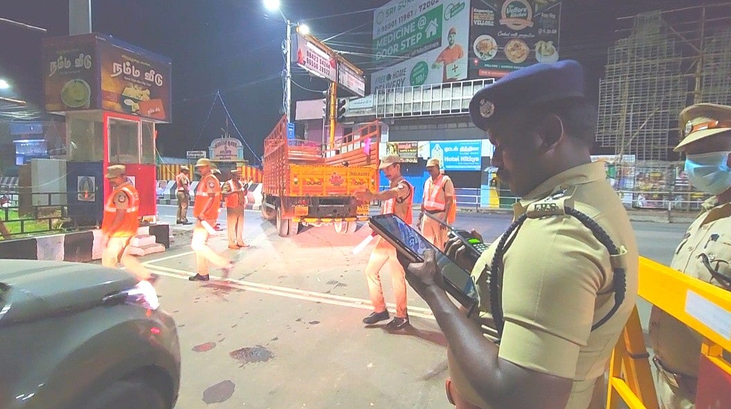 நள்ளிரவில் அதிரடிக் காட்டிய டி.ஐ.ஜி; வாக்கிடாக்கியில் வார்னிங் கொடுத்த எஸ்.பி; மிரண்ட வேலூர் போலீஸ்!