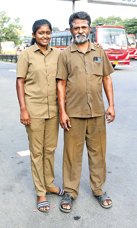 இன்னும் ஜேசிபி மட்டும்தான் ஓட்டலை!