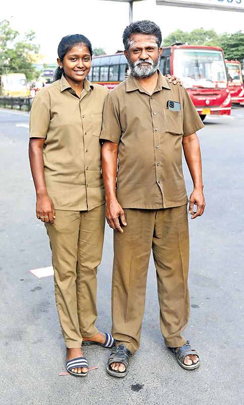 இன்னும் ஜேசிபி மட்டும்தான் ஓட்டலை! 