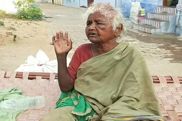 கட்டிலுடன் வீசப்பட்ட மூதாட்டி இசக்கியம்மாள்