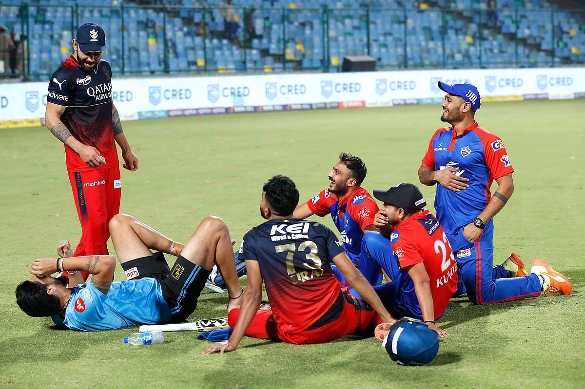 DCvRCB: சால்ட்டின் அதிரடியால் மேலே ஏறும் டெல்லியும்; வம்படியாகத் தோற்கும் ஆர்சிபியும்!